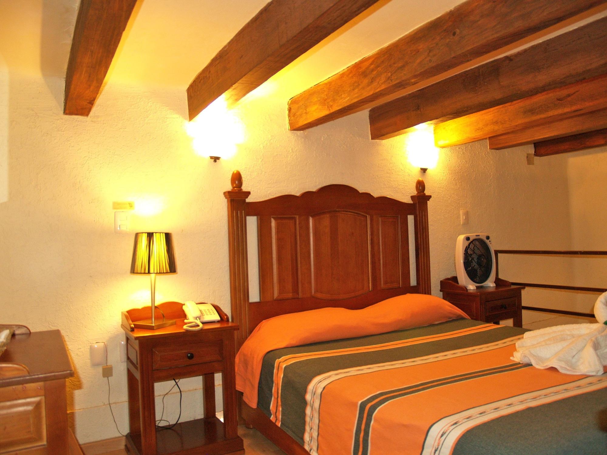 Hotel Refugio Agustino มอเรเลีย ภายนอก รูปภาพ