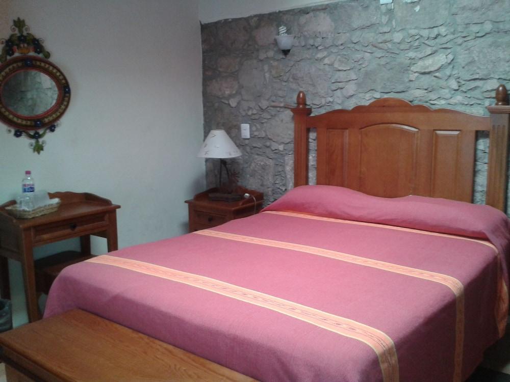 Hotel Refugio Agustino มอเรเลีย ภายนอก รูปภาพ