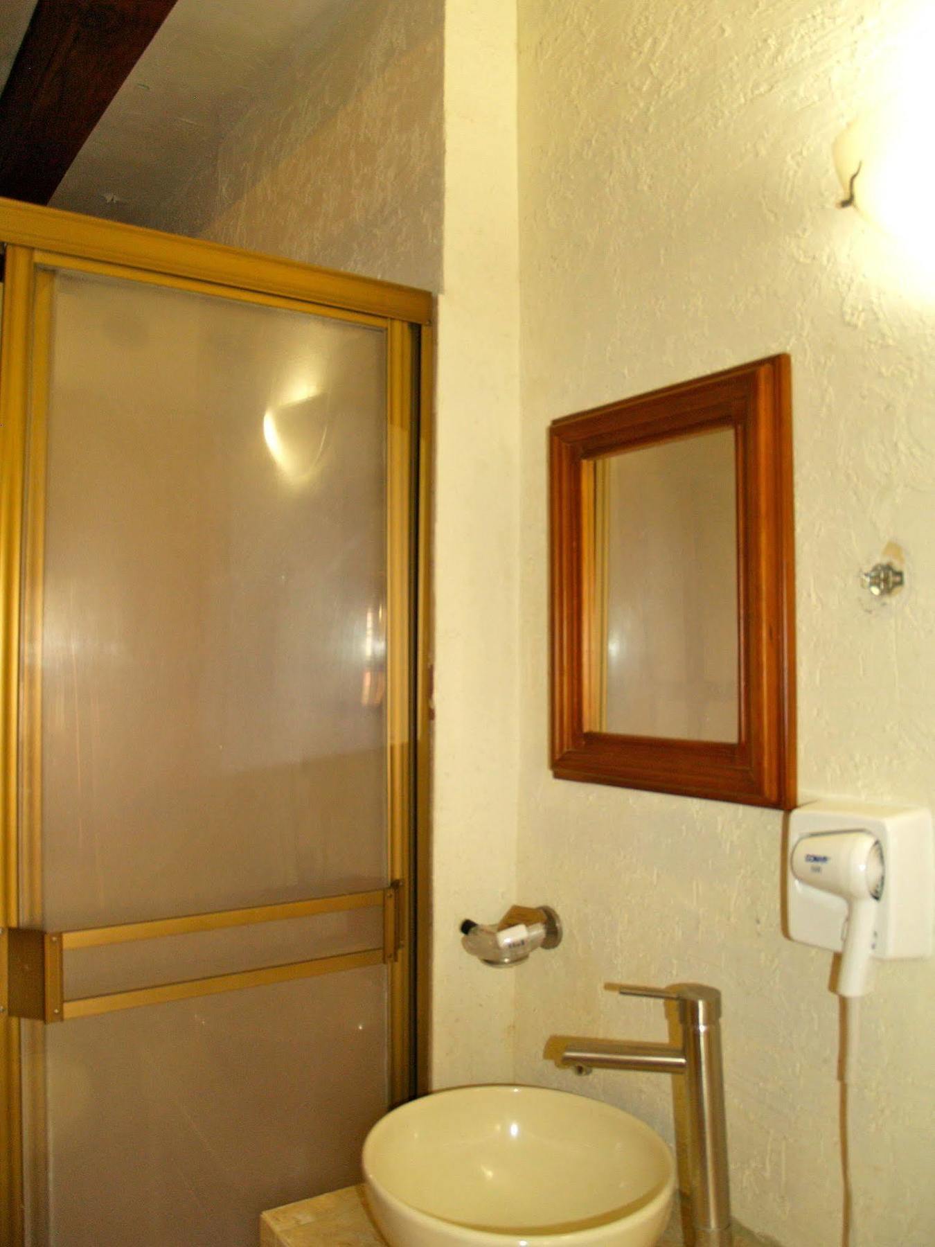 Hotel Refugio Agustino มอเรเลีย ภายนอก รูปภาพ