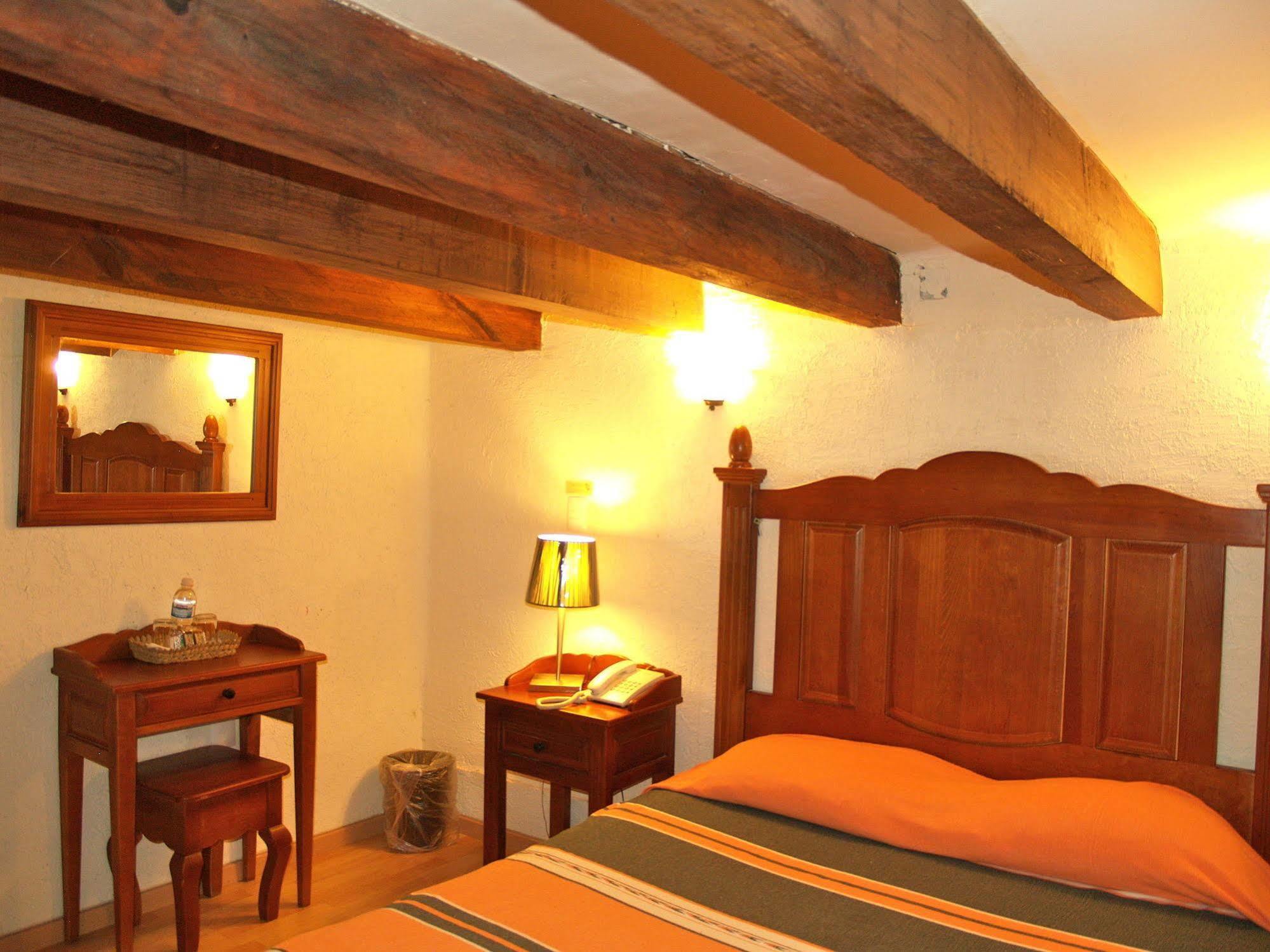 Hotel Refugio Agustino มอเรเลีย ภายนอก รูปภาพ